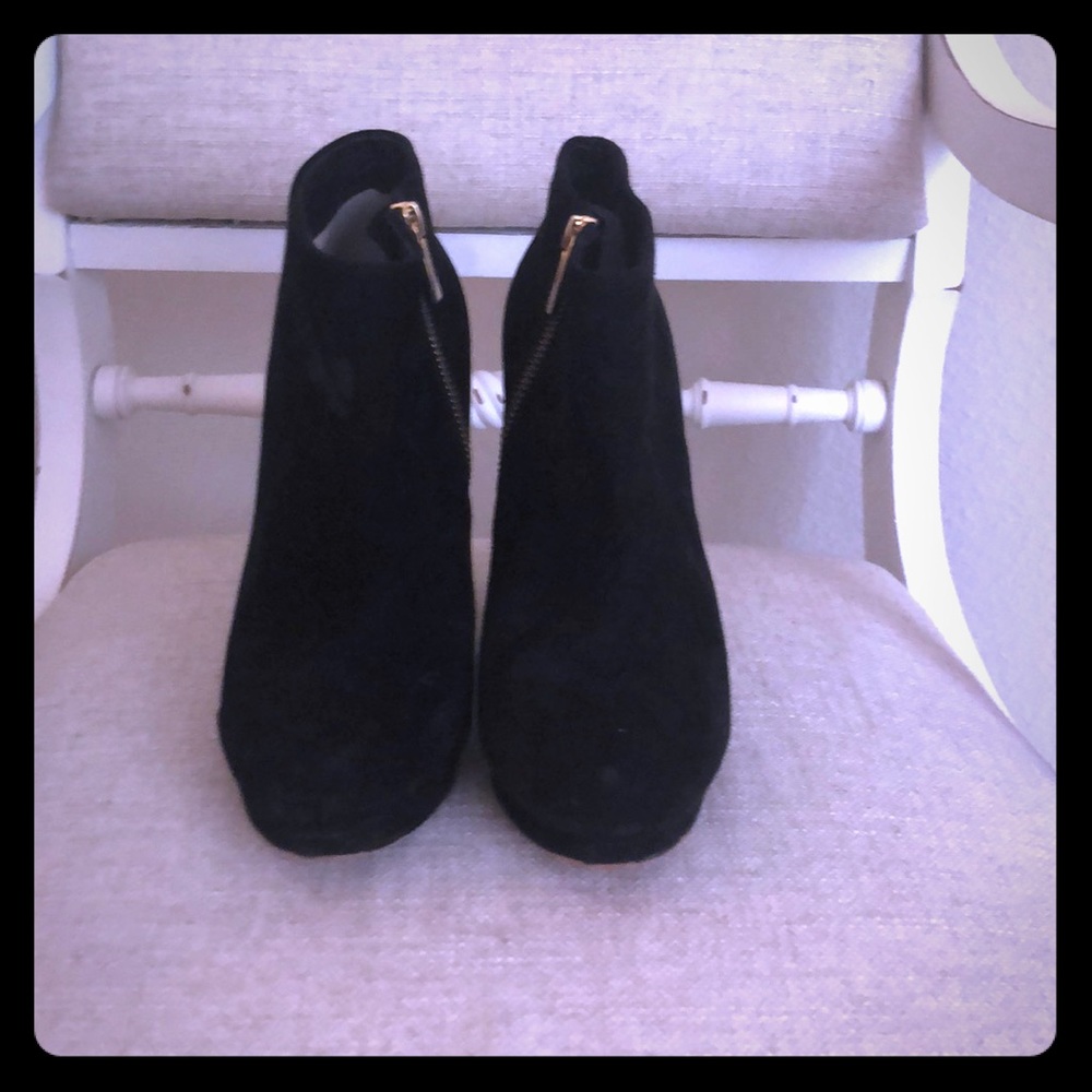 Michael Ko’rs booties